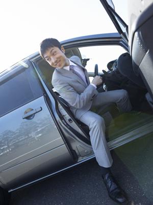 車の魅力を引き立てる！カーラッピングで個性を演出する方法